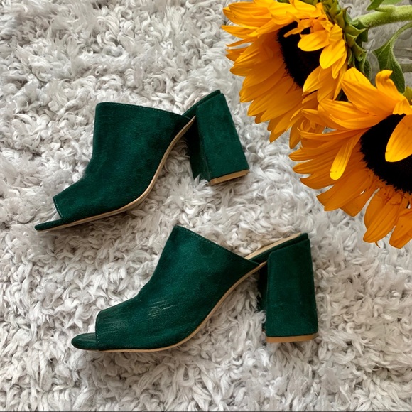 Nasty Gal Shoes - NASTY GAL Green Mules 🌻